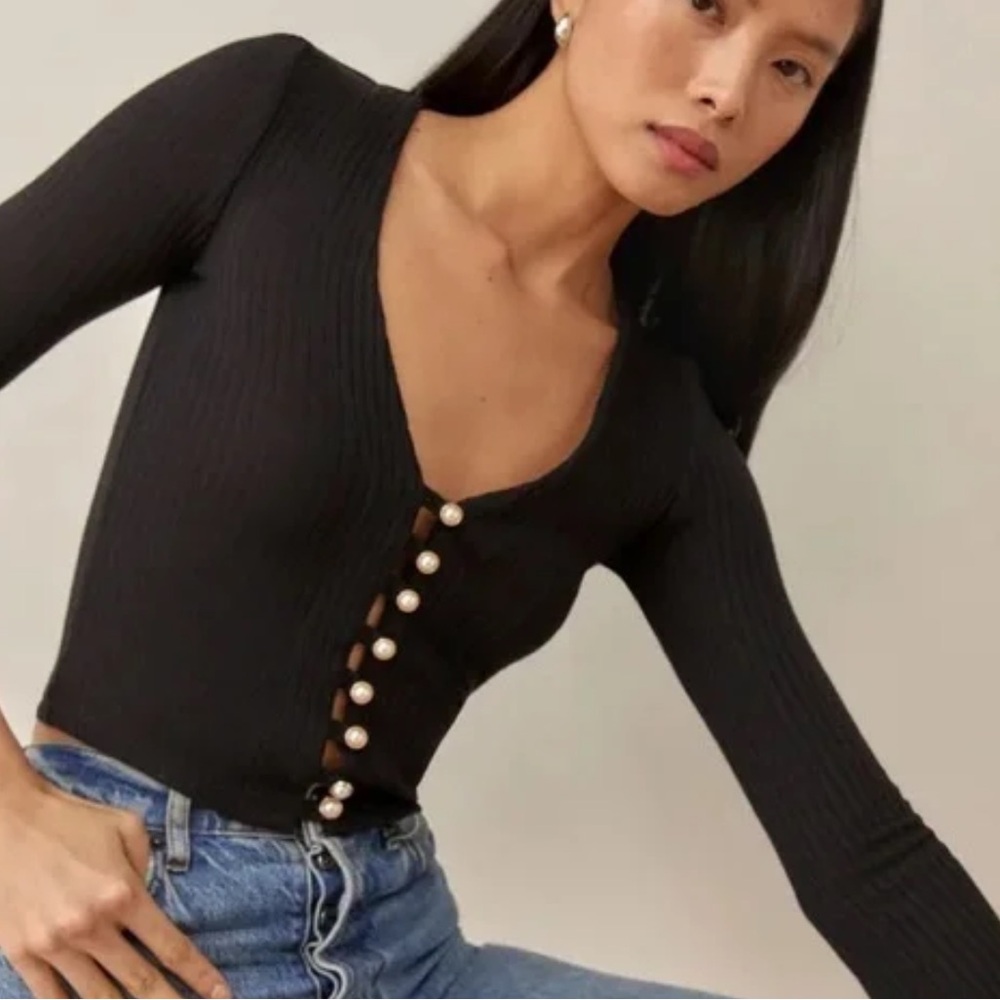 Reformation Gellar Black Ribbed Pearl-Button Long Sleeve Top